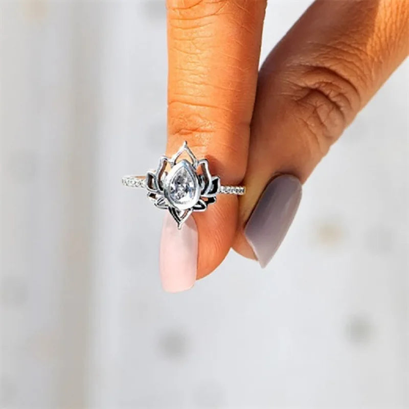 Q255 Lotus Flower Ring Women's Lab Created Blue Cubic Zirconia Pear Shape Prong Setting Engagement Fashion Rings