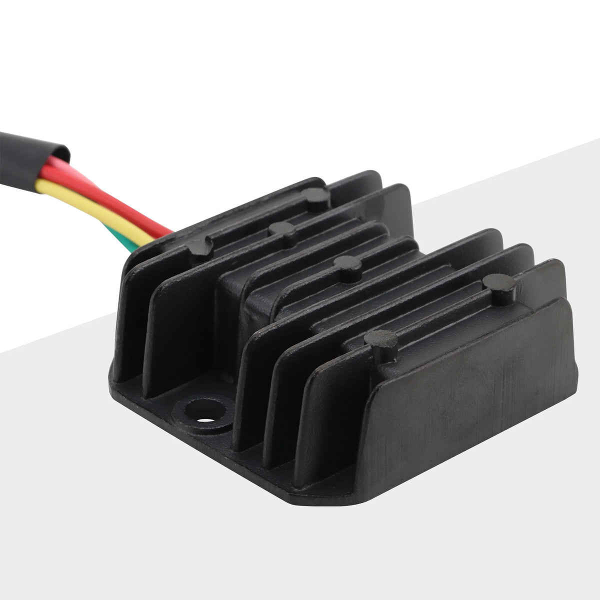GOOFIT Motorcycle 4 Pin Voltage Regulator  for GY6 150cc and CG 125cc 150cc 200cc 250cc Vertical Engine ATV Dirt Bike Go Kart