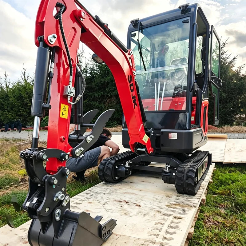 Hot Selling 1 Ton 2 Ton Mini Excavator Multifunctional Track Enclosed 2.5 Ton Small Excavator Customized and Fast Delivery
