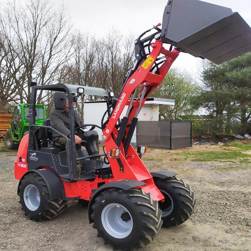 Europe Best-Selling Compact Loader W1160 Mini Loader LANDWARD Original Japanese Diesel Engine Wheel Diesel Loader Customization