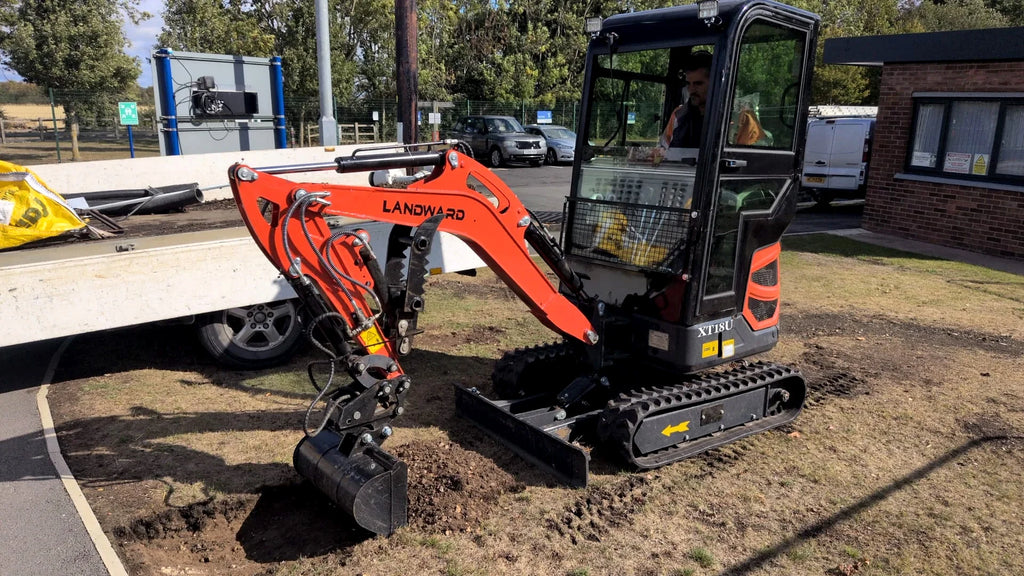 Landward Factory 3 Ton Mini Excavator Customize Small minibagger Wholesale excavators Hydraulic 2.5 ton Mini Excavators Machine