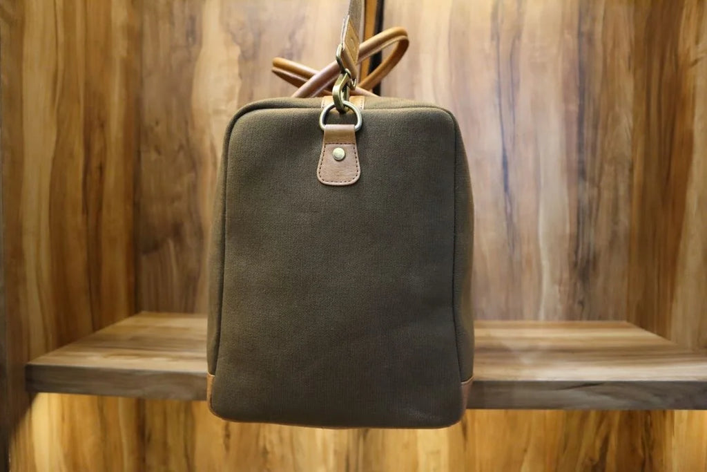 Real Handmade Large Capacity Waxed Canvas Duffel Bag for Travel Wear-Resistant Water Proof Luggage Duffel Bag