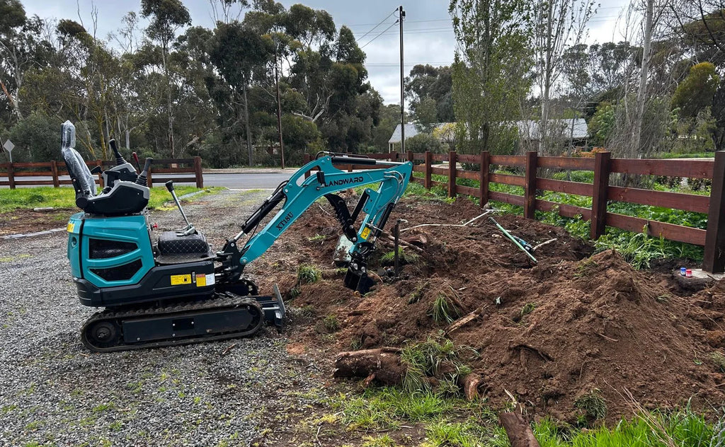 Landward Factory 3 Ton Mini Excavator Customize Small minibagger Wholesale excavators Hydraulic 2.5 ton Mini Excavators Machine