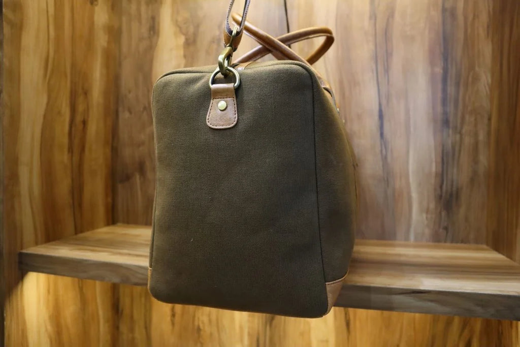 Real Handmade Large Capacity Waxed Canvas Duffel Bag for Travel Wear-Resistant Water Proof Luggage Duffel Bag