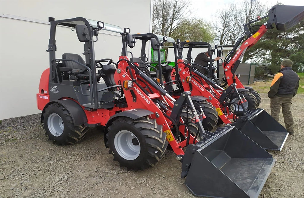 Diesel Loader W1160 Customized Mini Loader Euro 5 DIESEL Engine Agriculture EPA 4WD Front End Loader 2.4 Tons LANDWARD Factory