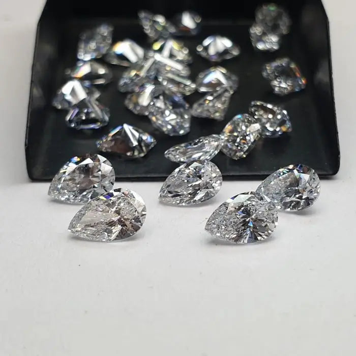 HPHT Lab Created DEF Color 0.60-0.69 Carat I Purity IGI/ Certified Loose White Polished Fancy Pear Shape Diamond 10 Moh's